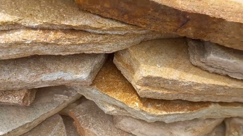 Плитняк златолит жёлтый золотистый для фасада 1,5-3см купить в Верхнем Тагиле