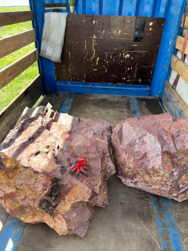 Ландшафтные глыбы красно-фиолетовые 200-1000 килограмм купить в Верхнем Тагиле