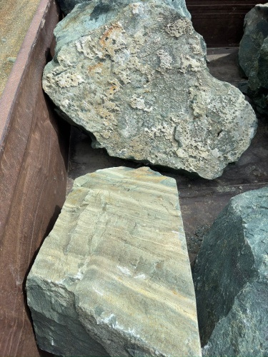 Ландшафтные глыбы зелёные 200-500 килограмм купить в Верхнем Тагиле