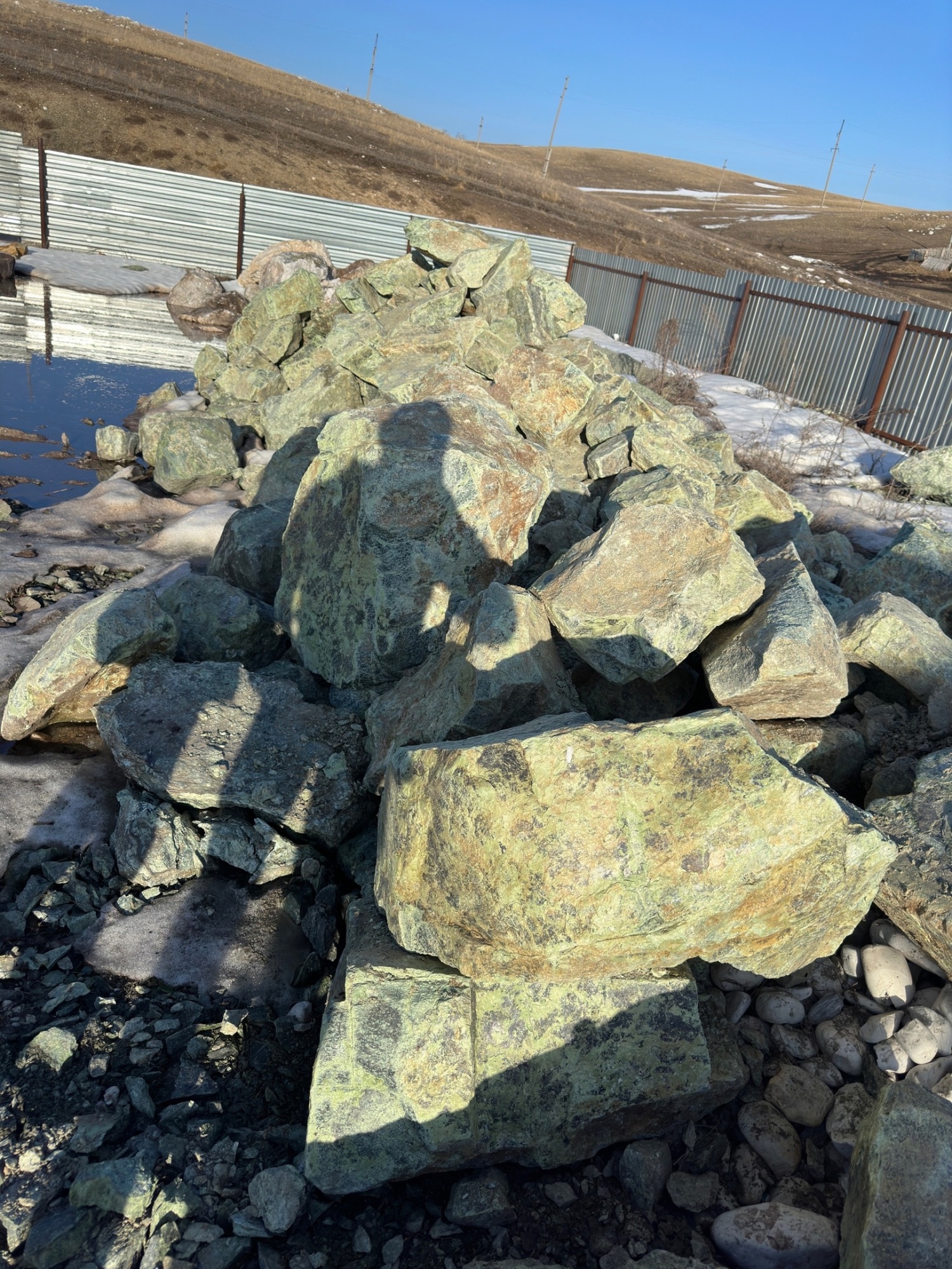 Камни для ландшафтного дизайна зелёные 10-60 килограмм купить в Верхнем Тагиле