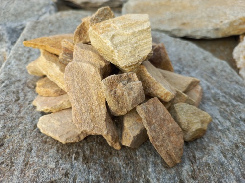 Златолит жёлтый декоративная каменная крошка купить в Верхнем Тагиле