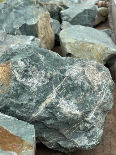 Камни для ландшафтного дизайна зелёные 10-60 килограмм купить в Верхнем Тагиле