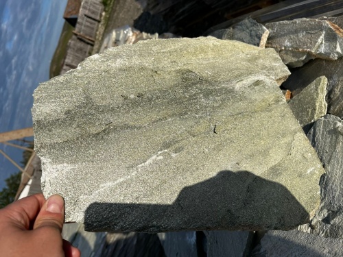 Плитняк златолит зелёный для цоколя, отмостки купить в Верхнем Тагиле