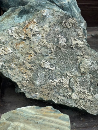 Ландшафтные глыбы зелёные 200-500 килограмм купить в Верхнем Тагиле