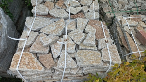 Гранитный плитняк галтованный для парковки купить в Верхнем Тагиле