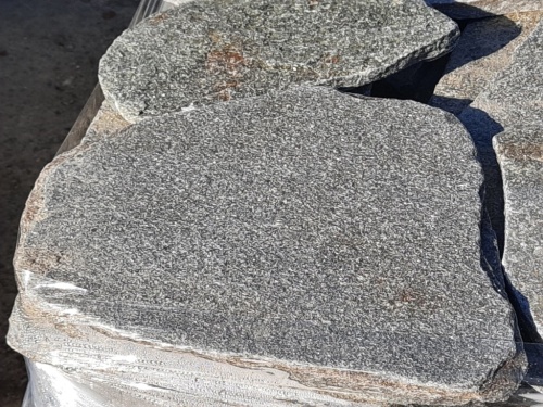 Златолит серебристый галтованный для лестниц купить в Верхнем Тагиле